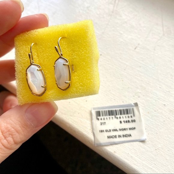 [SOLD] Kendra Scott Lee 18k Gold Vermeil Earrings - Picture 4 of 5